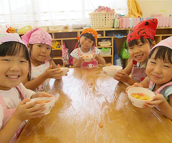 食育活動で食べる喜びを